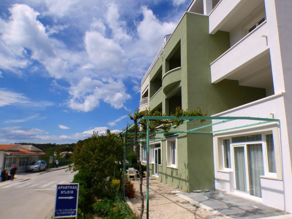 Apartments Hermes Tučepi Extérieur photo