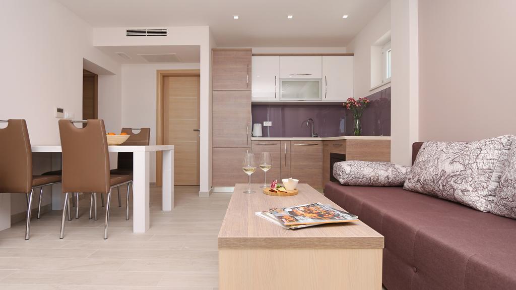 Apartments Hermes Tučepi Extérieur photo