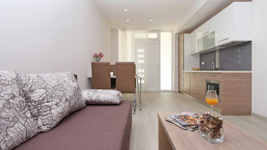 Apartments Hermes Tučepi Extérieur photo