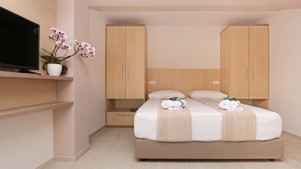 Apartments Hermes Tučepi Extérieur photo